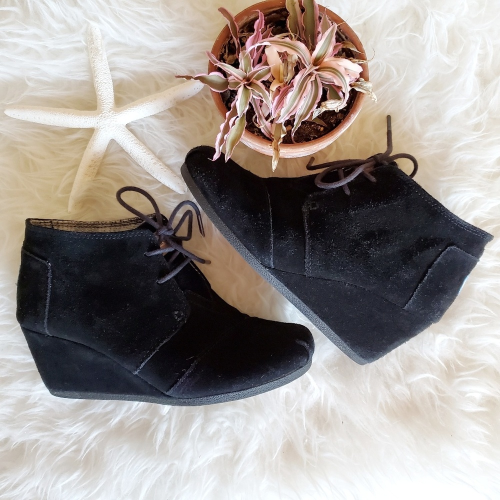 Toms Black Heeled Wedges Booties Size 7.5